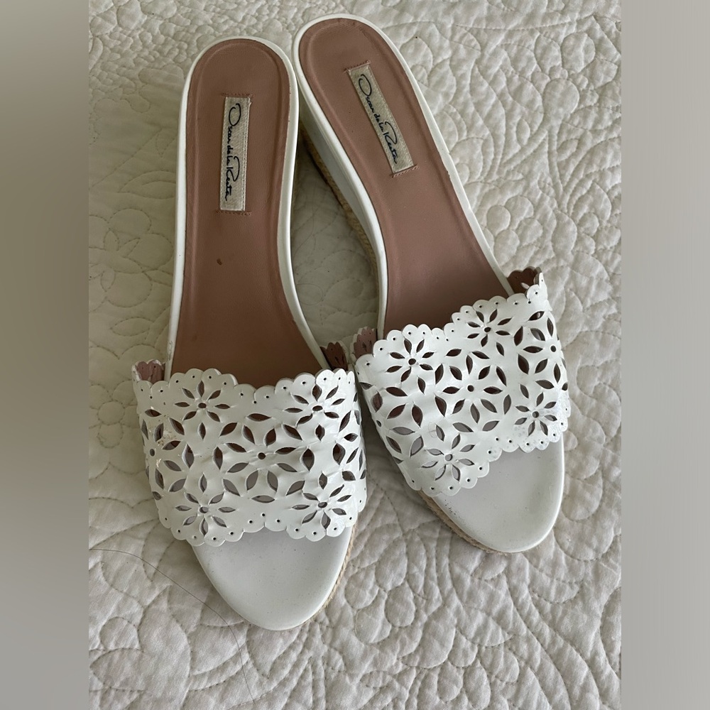 White sandals by Oscar de la renta
